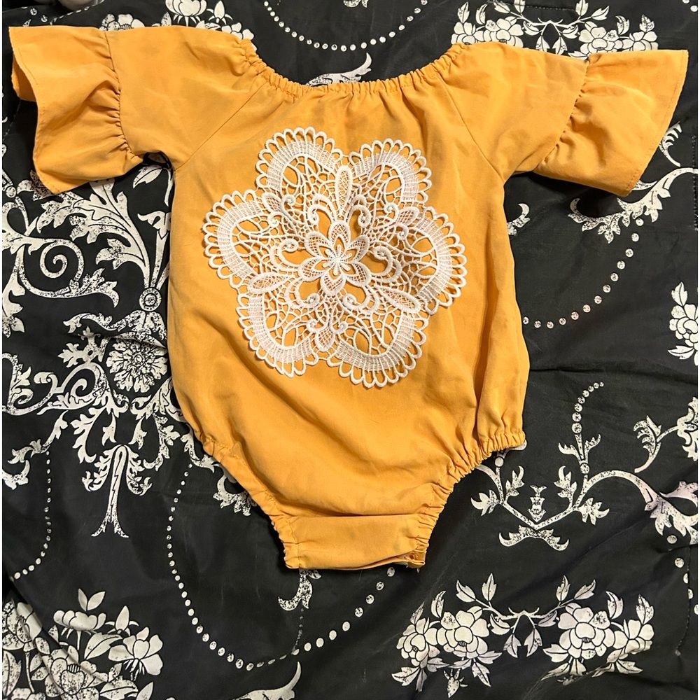 Shen mexican style yellow onesie with lace flower embroidery, size 74